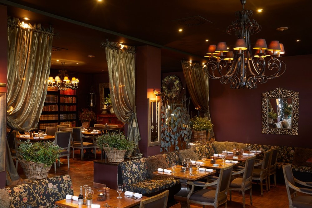 Restaurace Botanic, Praha – interiér s nábytkem GS Furniture, foto 4