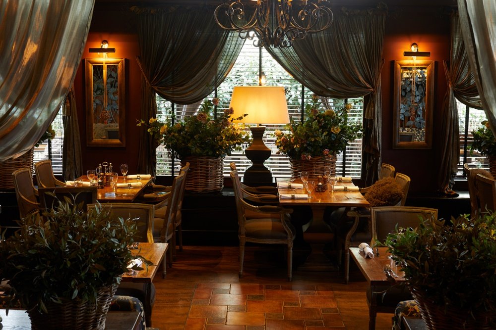 Restaurace Botanic, Praha – interiér s nábytkem GS Furniture, foto 8